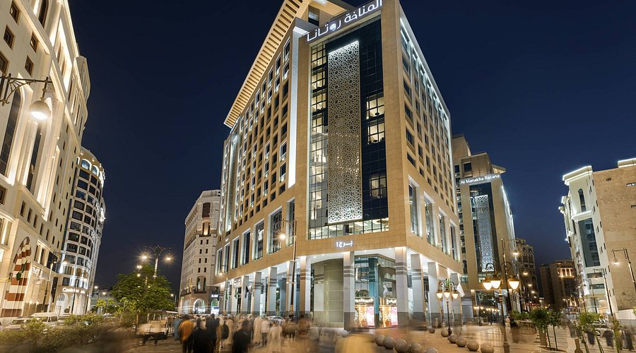 Al Manakha Rotana Madinah - best Umrah hotel for Mumbai pilgrims near Haram