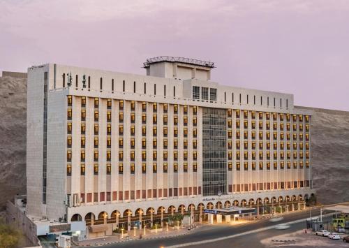 Al Shohada Hotel - best Umrah hotel for Calgary pilgrims near Haram