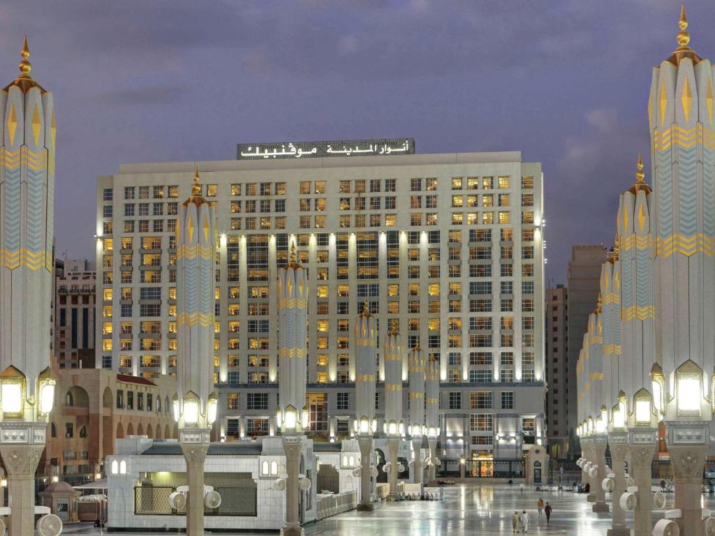 Anwar Al Madinah Movenpick Hotel - best Umrah hotel for Kolkata pilgrims near Haram