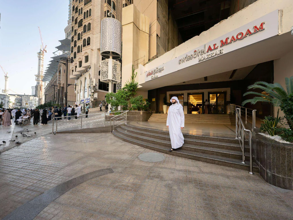 Swissotel Al Maqam Makkah - Luxury room interior with Haram view, premium Umrah accommodation facilities and amenities