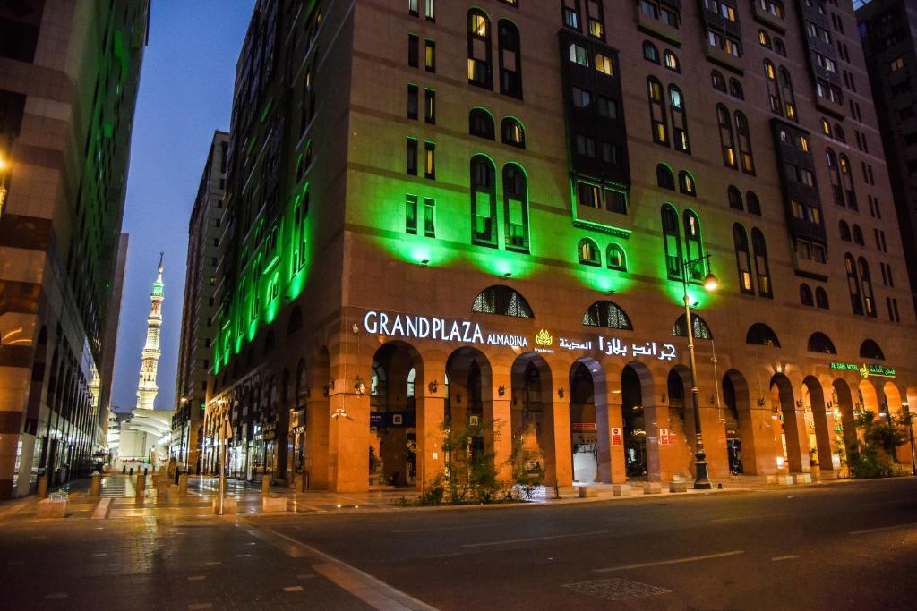 Grand Plaza Al Madina  - best Umrah hotel for Ottawa pilgrims near Haram