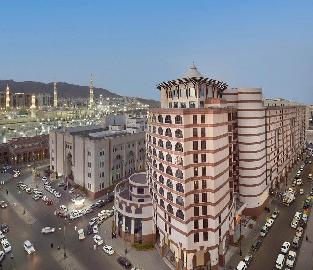 Booking a Hotel Near Nabawi Mosque - Umrah Guide