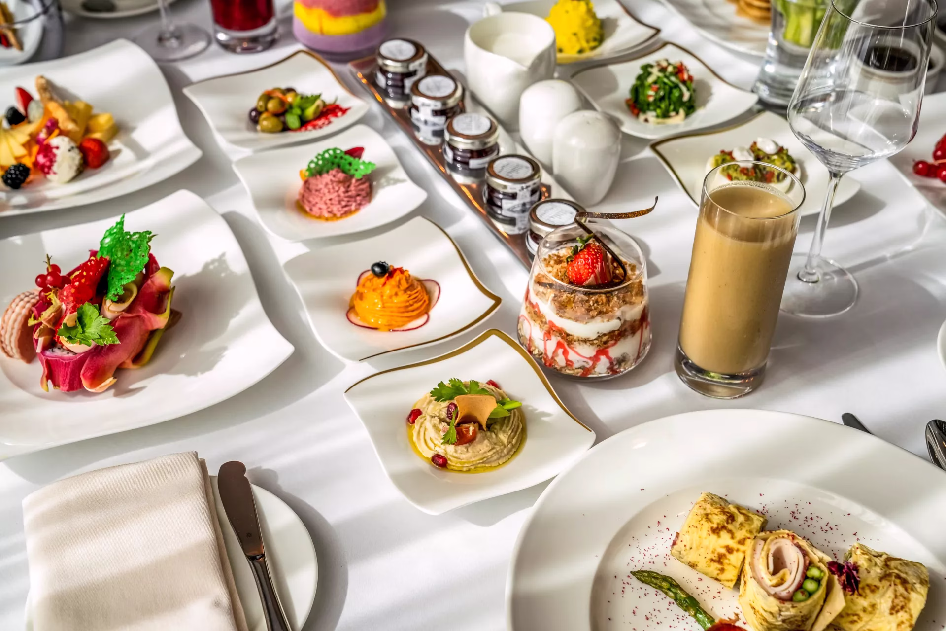Raffles Makkah Palace dining