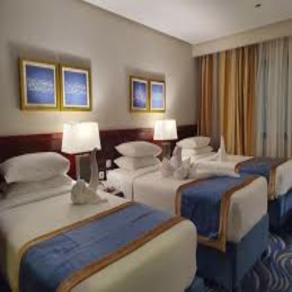 Luxurious Accommodations at Dorrar Al Eiman Royal Hotel