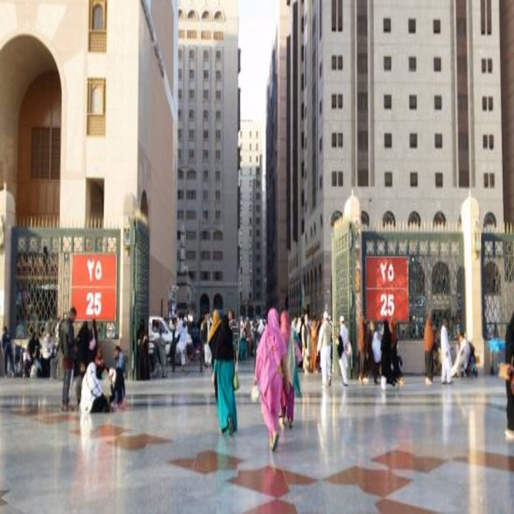 Hotels in Madinah Near Ladies Entrance Gate