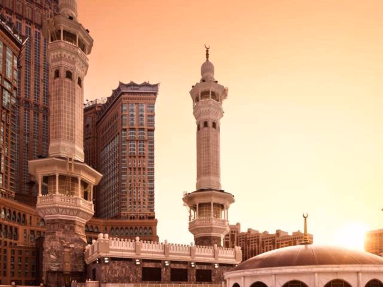 How to Book Raffles Makkah Palace for a Seamless Umrah in 2025